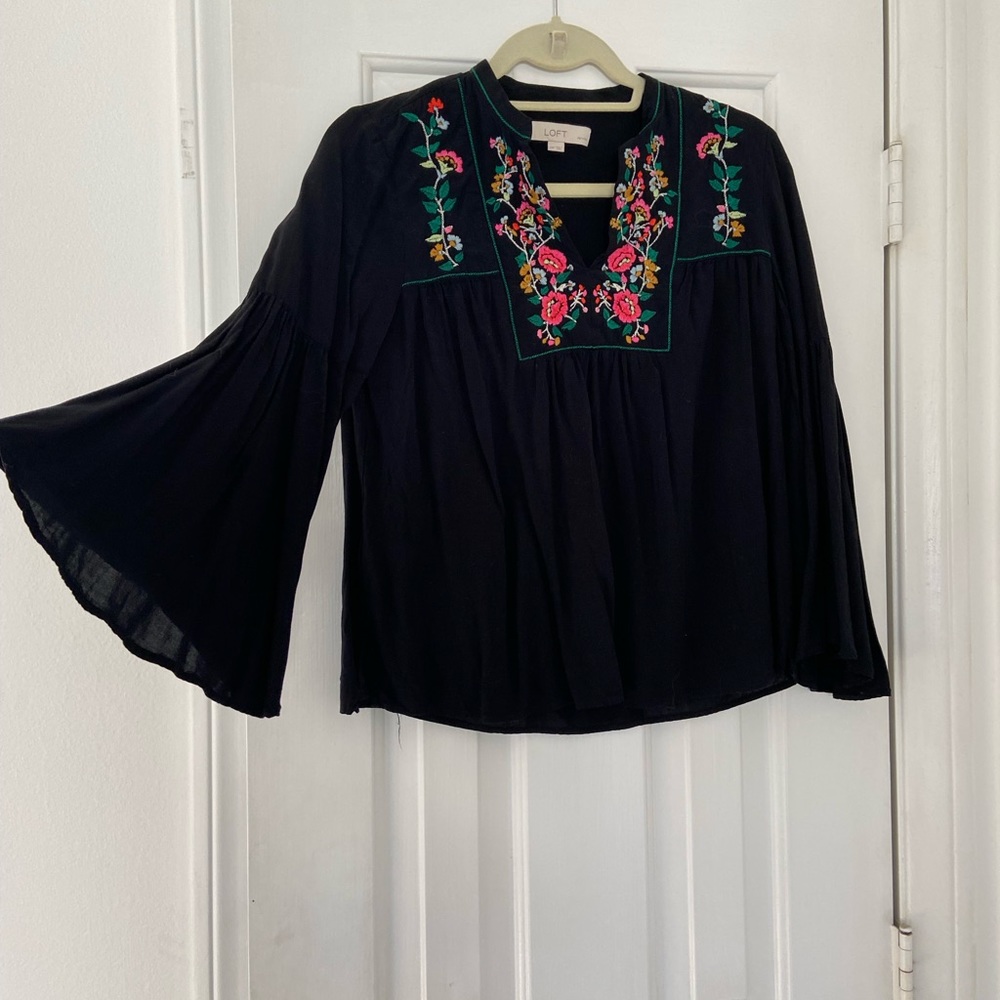 Loft top. Trumpet sleeve. Flowy Top with embroidery. Southwestern Style.